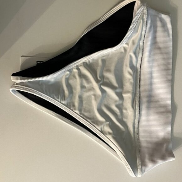 NWT Beach Riot Core Collection Emmy Bottom in Black & White Size Medium - Picture 4 of 6
